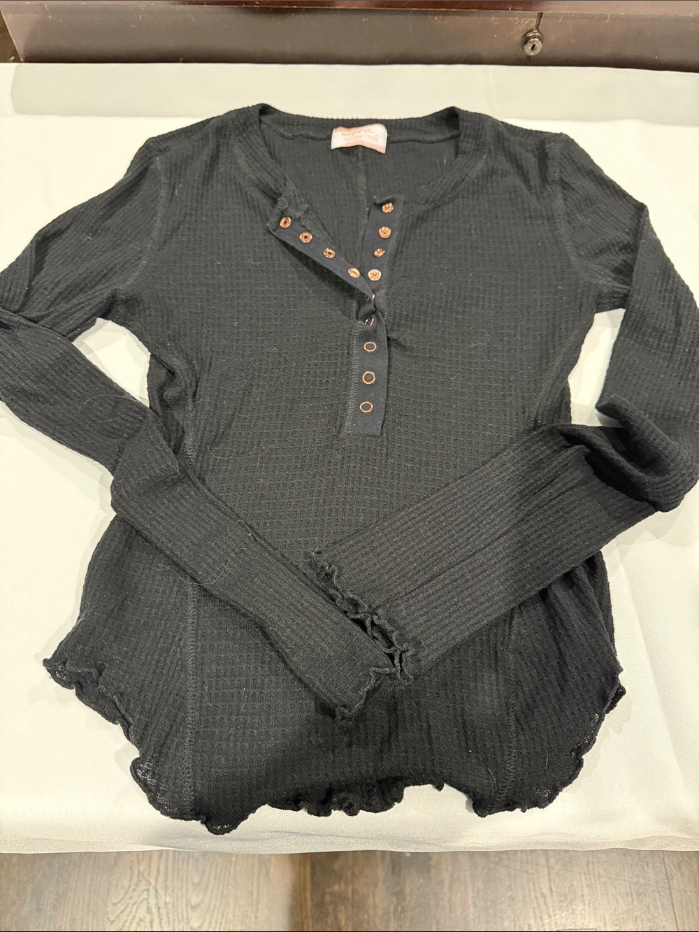 Women's Black Ribbed Henley Long-Sleeve Top with Button Placket